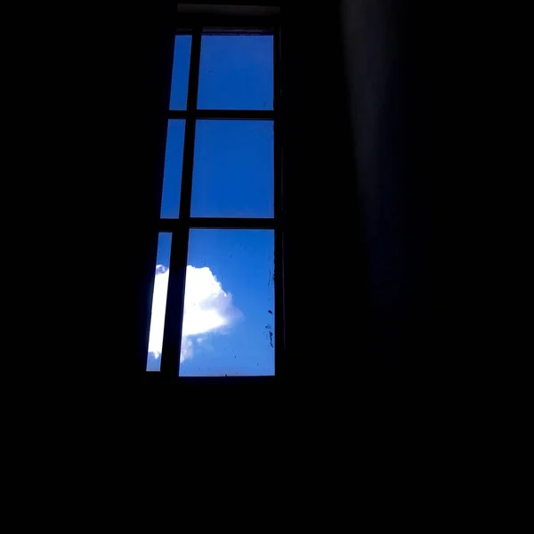 Ventana Con Cielo Azul — Foto de Stock