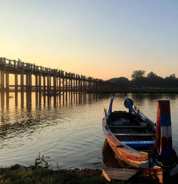 Barco Madera Río Atardecer — Foto de Stock