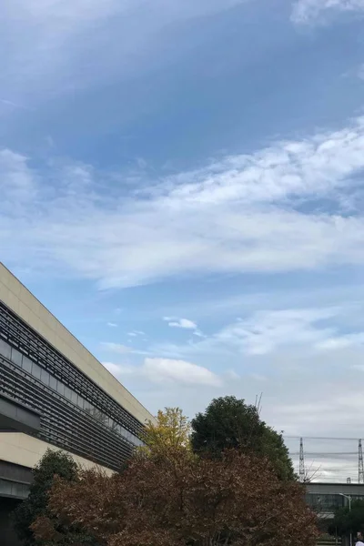 Edificio Moderno Con Cielo Azul — Foto de Stock