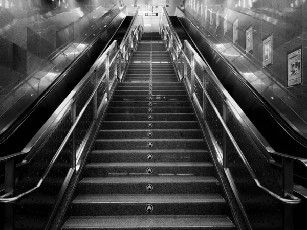 Escaleras Mecánicas Modernas Ciudad —  Fotos de Stock