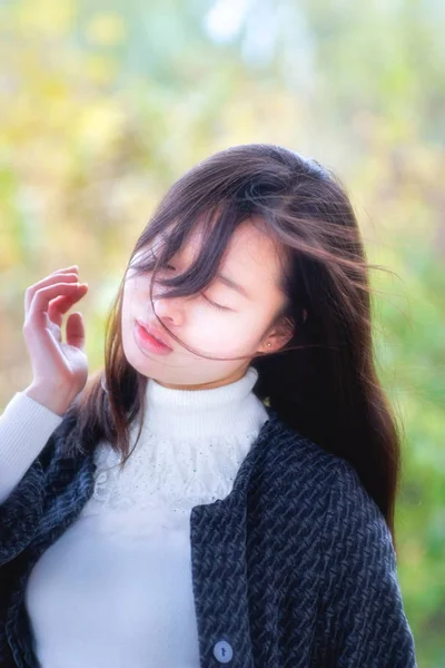 Faisait Froid Jour Les Mains Fille Étaient Gelées Rouge — Photo