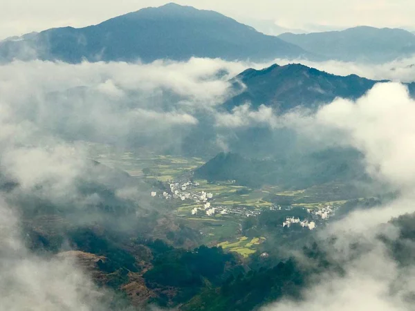 Vista Aérea Del Paisaje Montaña Por Mañana — Foto de Stock