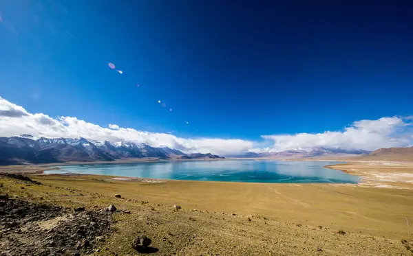 Hermoso Paisaje Con Lago Montañas — Foto de Stock