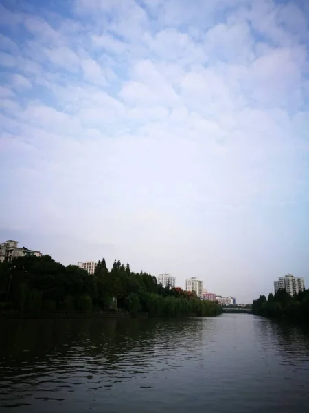 Vista Ciudad Del Río Por Noche — Foto de Stock