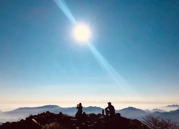 Silueta Hombre Paisaje Montaña — Foto de Stock