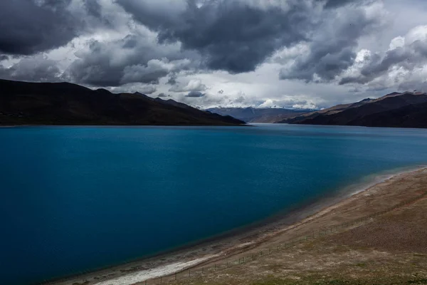 Hermoso Paisaje Con Lago Montañas — Foto de Stock