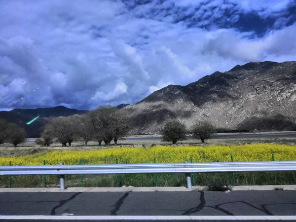 Camino Las Montañas — Foto de Stock