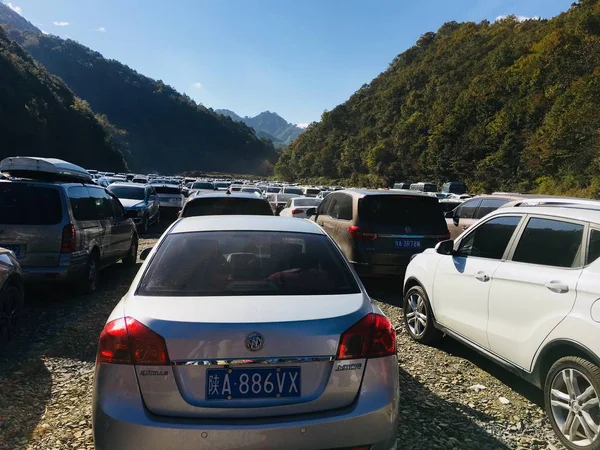 Coche Las Montañas — Foto de Stock