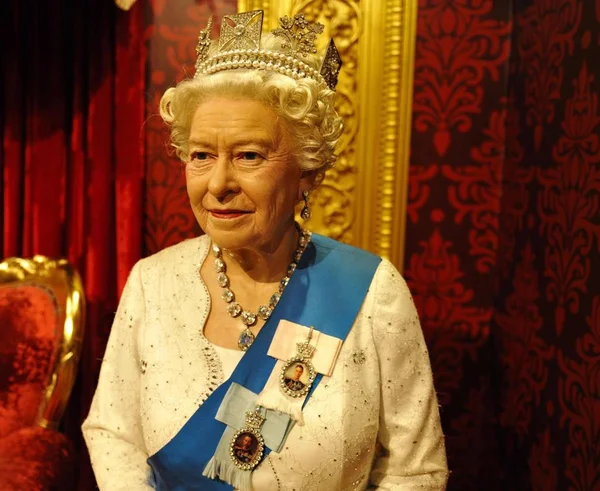 Portrait Senior Woman Crown — Stock Photo, Image