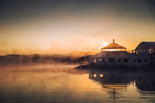 Hermoso Atardecer Sobre Lago — Foto de Stock