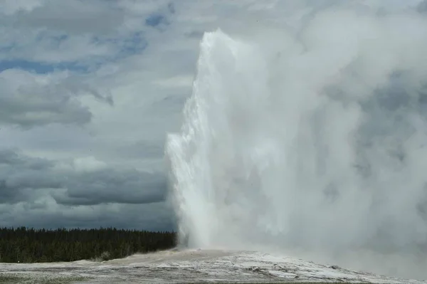 Gyönyörű Vízesés Yellowstone Nemzeti Park Usa — Stock Fotó