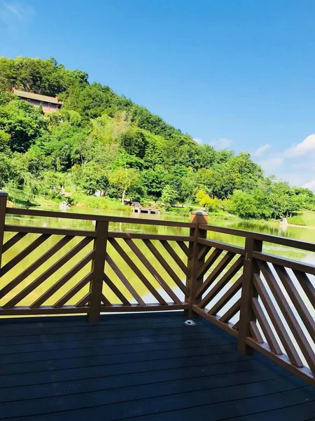 Hermoso Paisaje Puente Madera Las Montañas — Foto de Stock