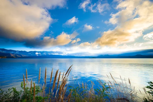Beautiful Landscape Lake Clouds — Stock Photo, Image