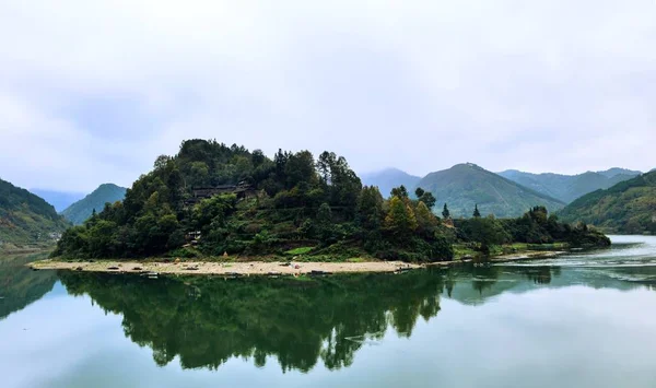 Hermoso Paisaje Lago Las Montañas — Foto de Stock