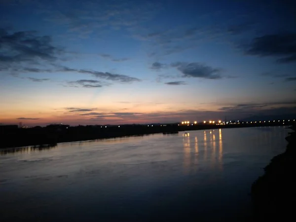 Hermoso Atardecer Sobre Lago — Foto de Stock