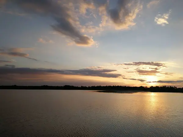 Krásný Západ Slunce Nad Jezerem — Stock fotografie