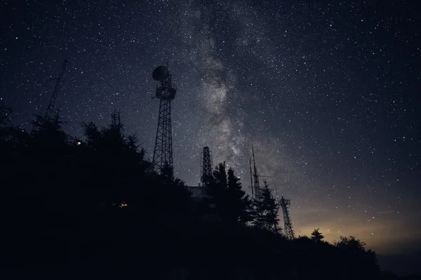 Paisaje Nocturno Con Una Vía Láctea — Foto de Stock