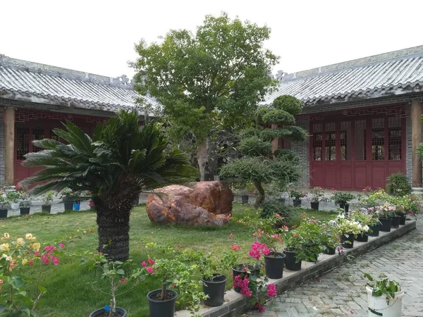 the chinese garden in the city of china