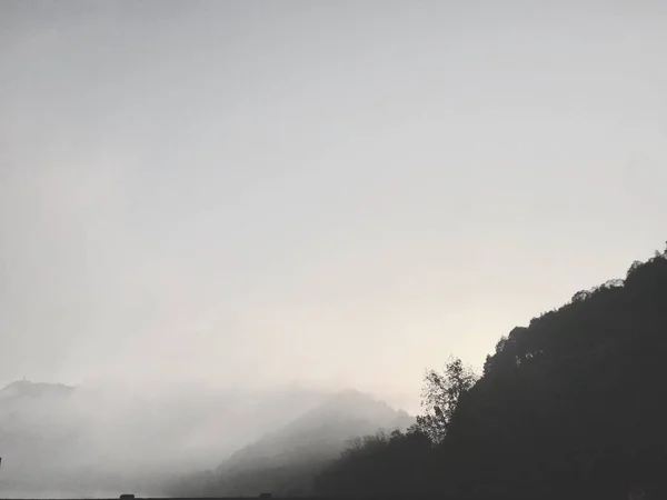 Hermoso Paisaje Las Montañas Por Mañana — Foto de Stock