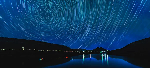 Paisaje Nocturno Con Cielo Azul Oscuro — Foto de Stock