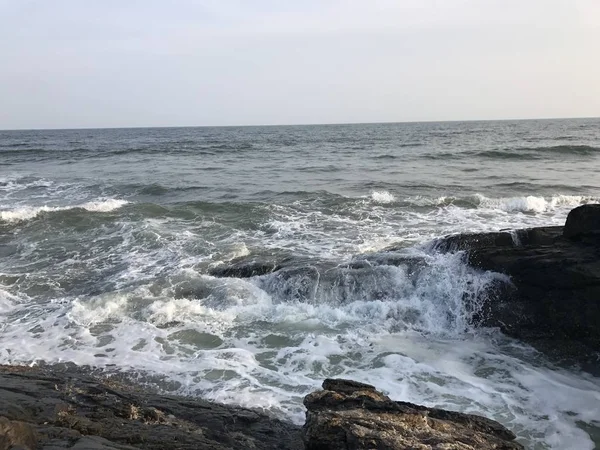 Olas Chocando Playa —  Fotos de Stock