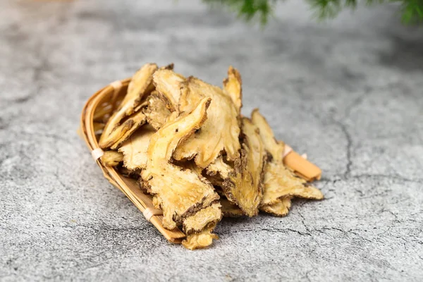 Champiñones Chanterelle Sobre Una Mesa Madera —  Fotos de Stock