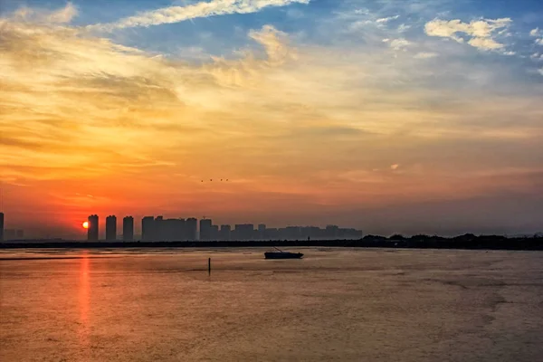 Puesta Sol Sobre Lago — Foto de Stock