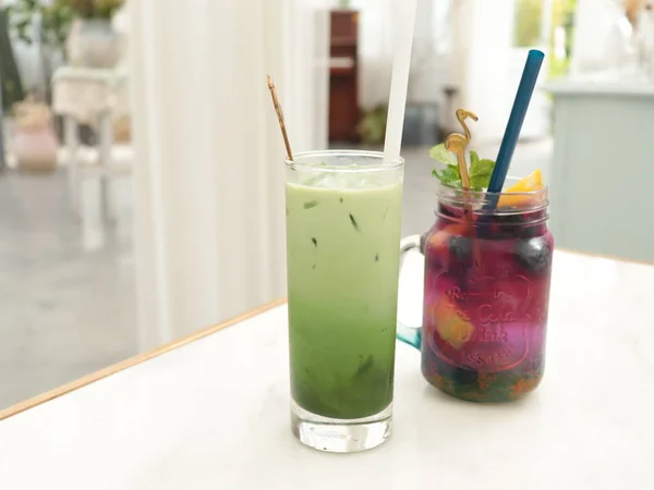 Batido Verde Vidrio Con Paja Palo — Foto de Stock