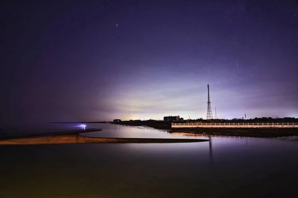 Vista Nocturna Ciudad Del Lago Por Noche — Foto de Stock