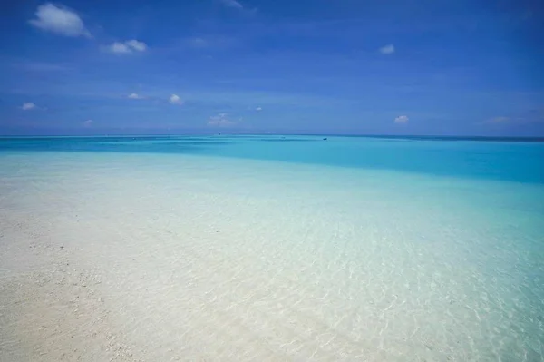 Maldivas Hermoso Fondo Playa Arena Blanca Con Aqua Azul Cielo — Foto de Stock