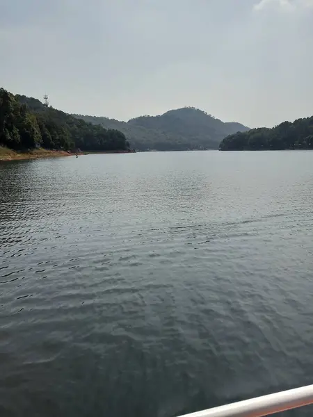 Lago Las Montañas Naturaleza Paisaje Escénico — Foto de Stock