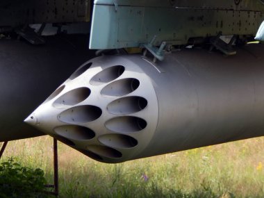 Uçak ve helikopter roket, bomba, top silahlandırma