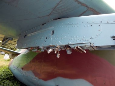 Uçak ve helikopter roket, bomba, top silahlandırma