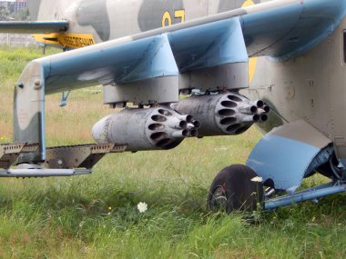 Uçak ve helikopter roket, bomba, top silahlandırma