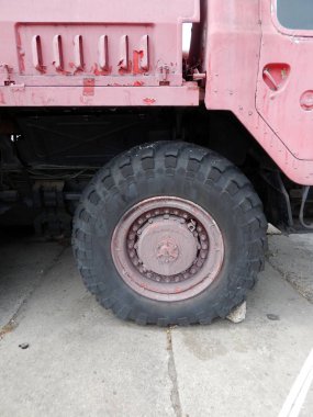 Bir uçak ve bir helikopter Havaalanı'nda Havacılık şasi