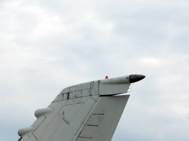 Ayrıntılı olarak sivil ve askeri uçak