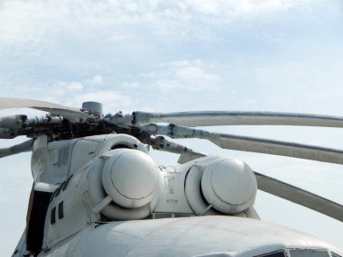 Helikopter sivil ve askeri havaalanında vardır