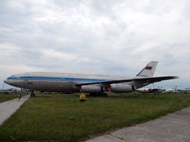 Ayrıntılı olarak sivil ve askeri uçak