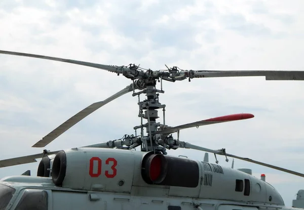 Helikopter Sivil Askeri Havaalanında Vardır — Stok fotoğraf