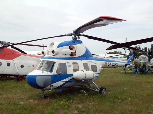 Helikoptery Lotnisku Cywilnym Wojskowym — Zdjęcie stockowe