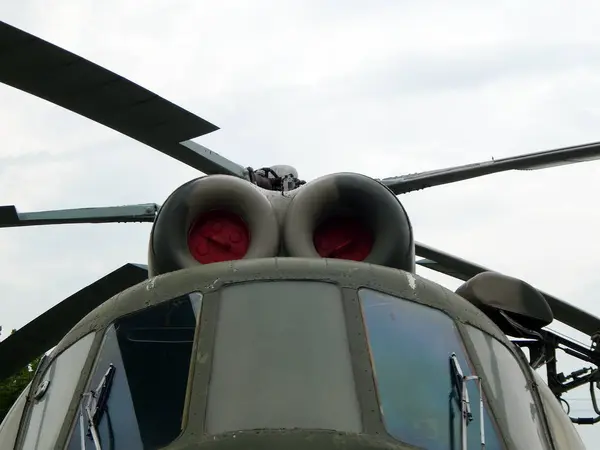 Helikopterek Polgári Katonai Repülőtéren — Stock Fotó