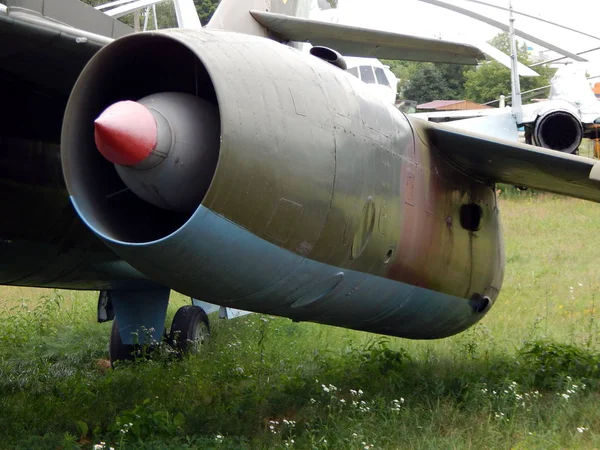 Zivil Und Militärflugzeuge Detail — Stockfoto