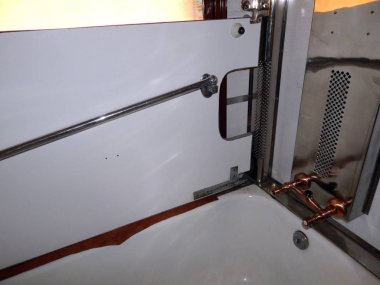 Bir tren tren arabaya iç