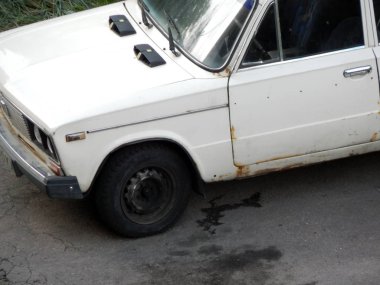 Yukarıdaki araç görünümü, vücut parçaları