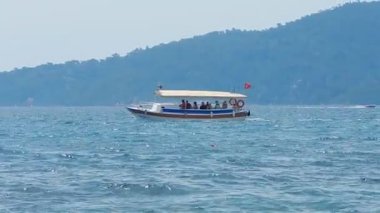 Marmaris, Türkiye-10 Haziran 2016: deniz, sokaklarda insanlar.