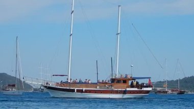 Marmaris, Türkiye-10 Haziran 2016: deniz, sokaklarda insanlar.