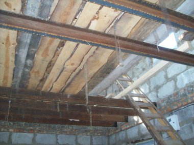 Bina İnşaatları ve ayrıntılar, mobilya