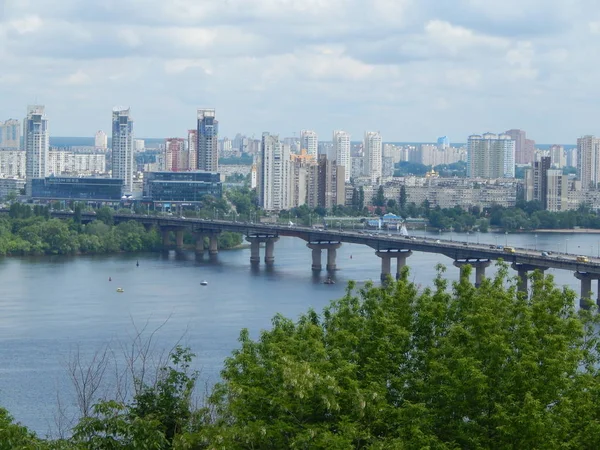 キエフの左岸とドニエプル川のパノラマ — ストック写真