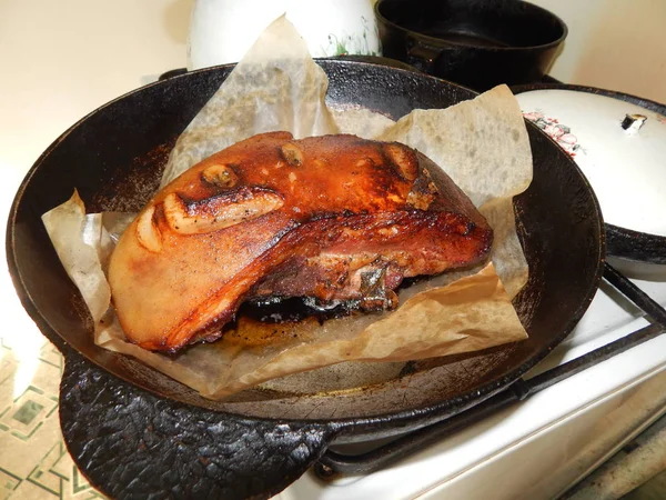 丼物に焼き肉 煮込み肉 — ストック写真