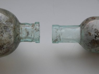 Retro style bottle composition